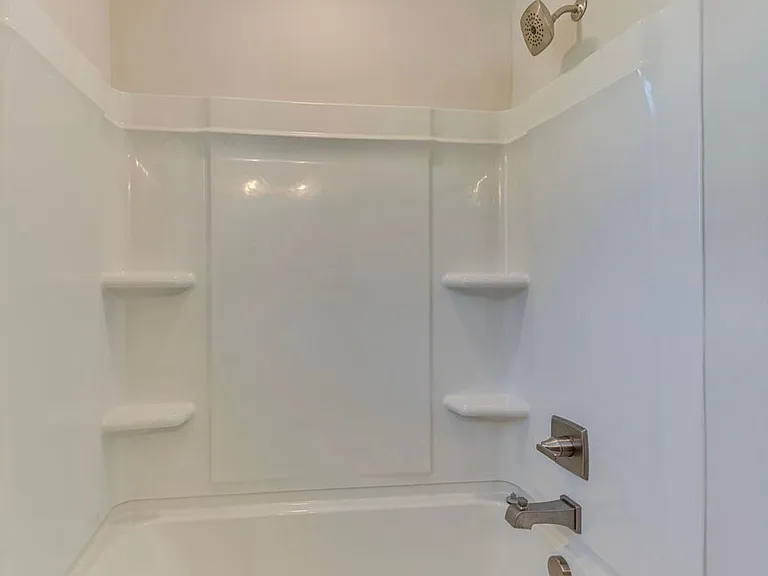 734 Lee St — Photo 16