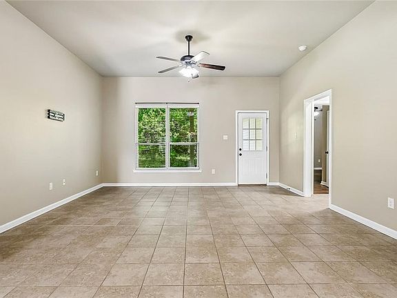 4th image of 605 Whip St