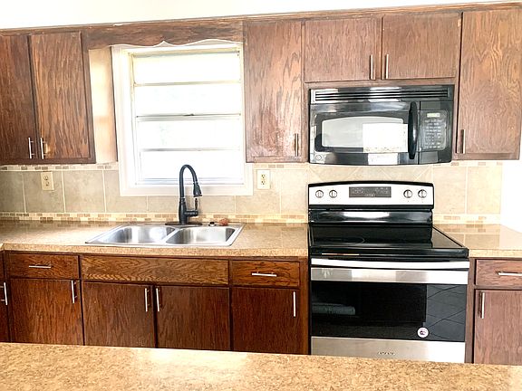 2nd image of 133 Lee Road 474