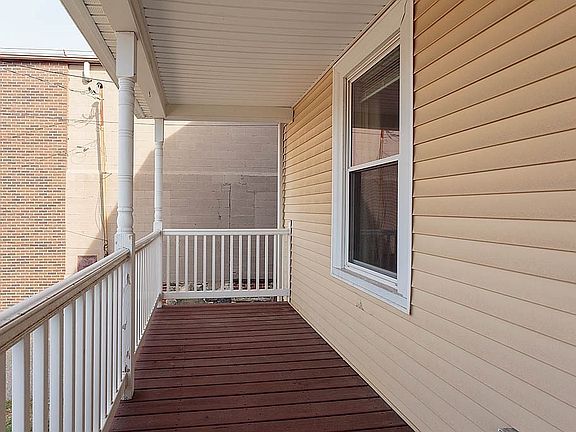 3rd image of 87 Winn St #1