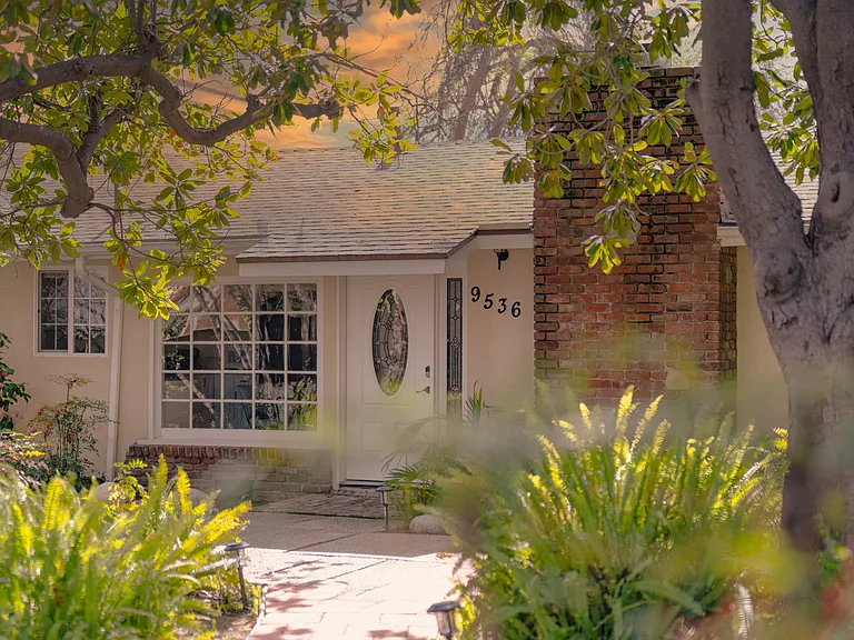 9536 E Naomi Ave — Photo 18