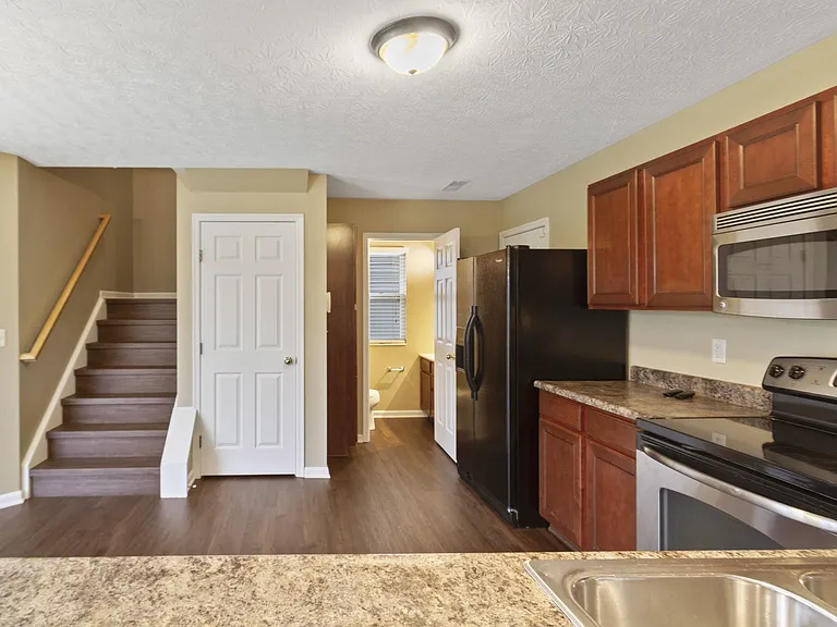 5877 Hayden Dr — Photo 4