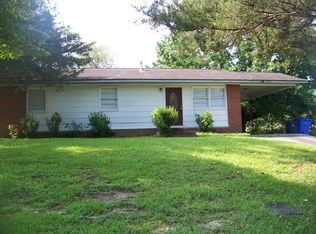 6037 Farmington St, Fayetteville, NC 28314