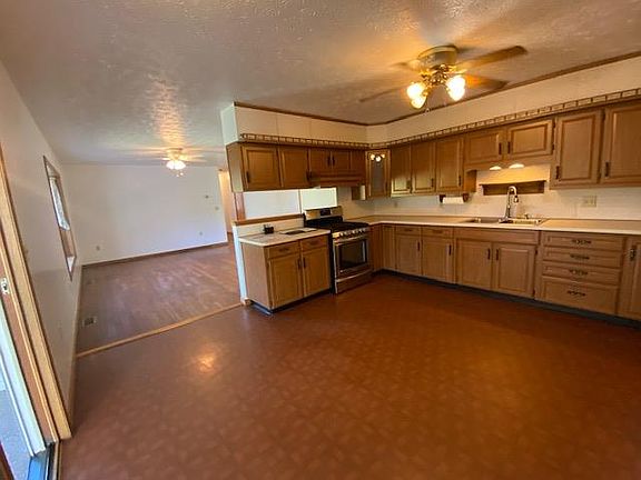 3rd image of 634 County Road 1302