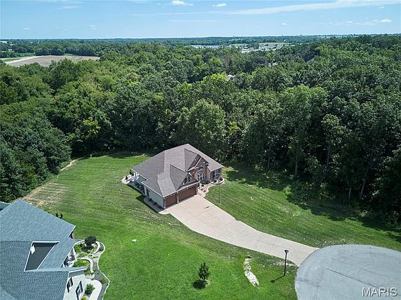 2nd image of 230 Sycamore Valley Dr