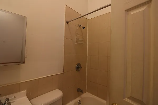 Rented by Nooklyn NYC LLC | media 13