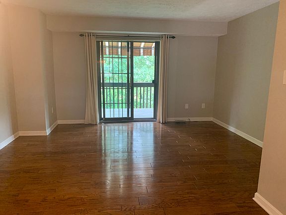 4th image of 304 Kendall Ln