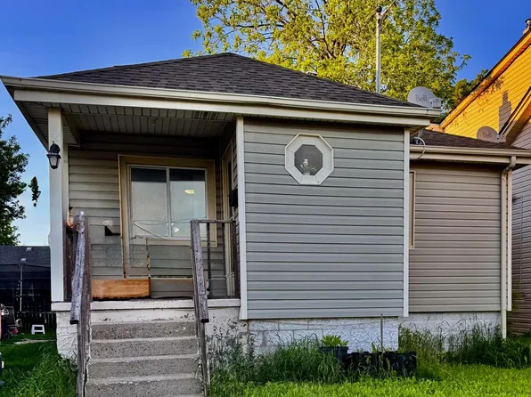 16 Cumming St, Saint Catharines, ON L2S 1H7