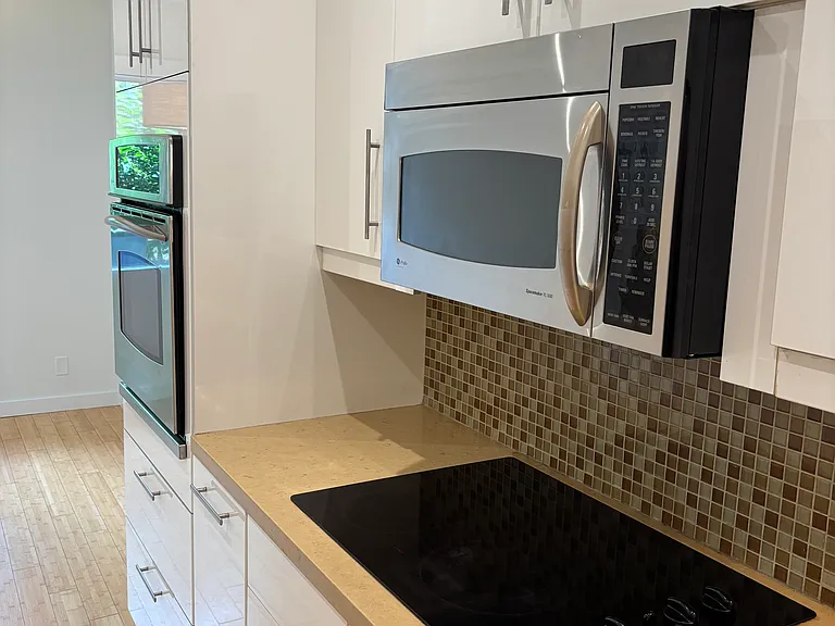 1250 N Kings Rd #301 — Photo 11
