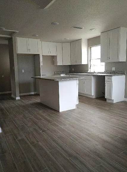 104 Babson Dr — Photo 2