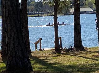 1860 Lesesne Dr, Manning, SC 29102