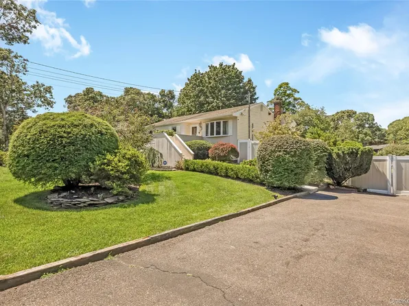 615 Sleepy Hollow Drive, Shirley, NY 11967
