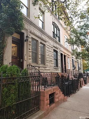 Rented by Oxford Property Group | media 7