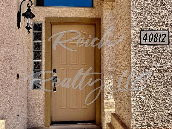 3rd image of 40812 W Thornberry Ln