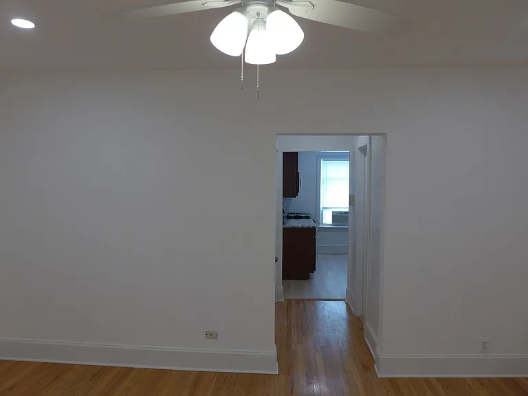 Linder/ Lawrence Apartments — Photo 5