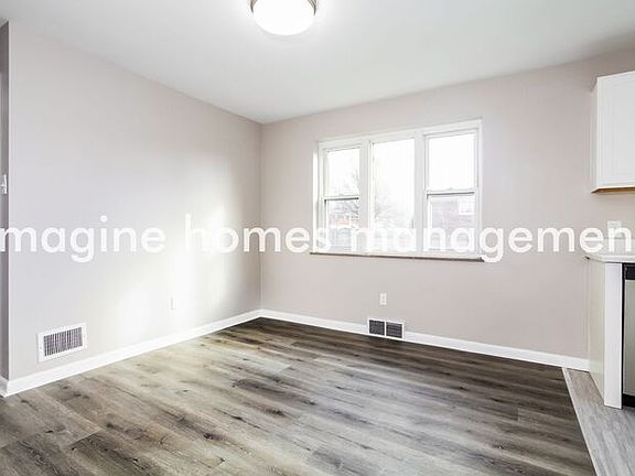5th image of 2701 Sandhurst Dr