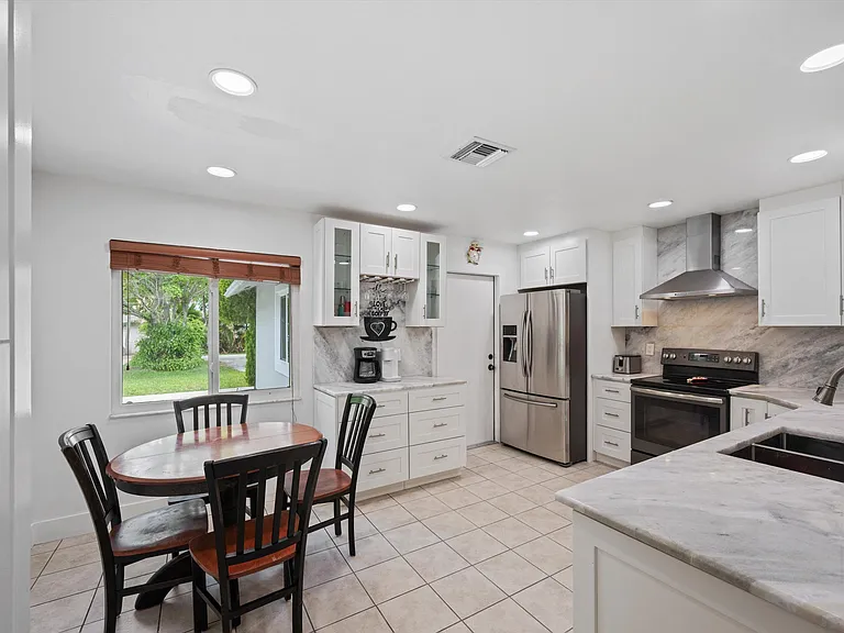 14122 Citrus Dr — Photo 8