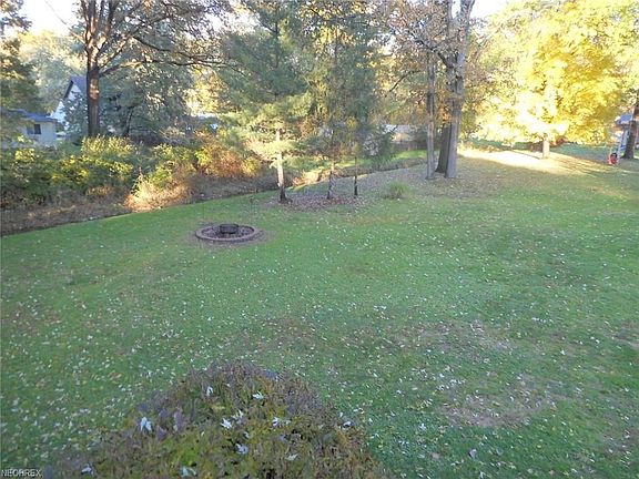 3rd image of 195 Donna Ct