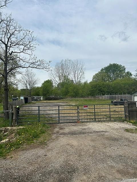 1st image of 10338 Evelyn Dr