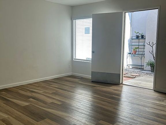 4th image of 347 C Ave