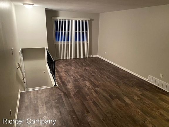 4th image of 3932 Camelot Dr SE