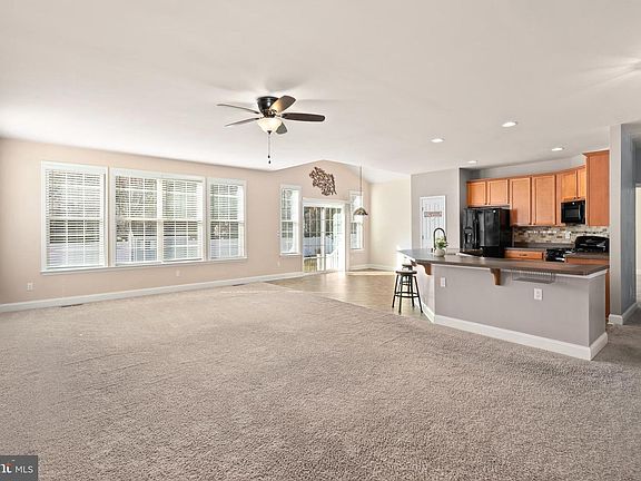 4th image of 33057 Short Rd