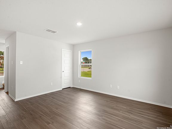 4th image of 2404 Dino Drive