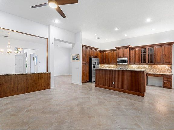 3rd image of 10860 Green Valley Walk