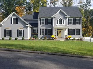 18 Stratford Xing, Avon, CT 06001