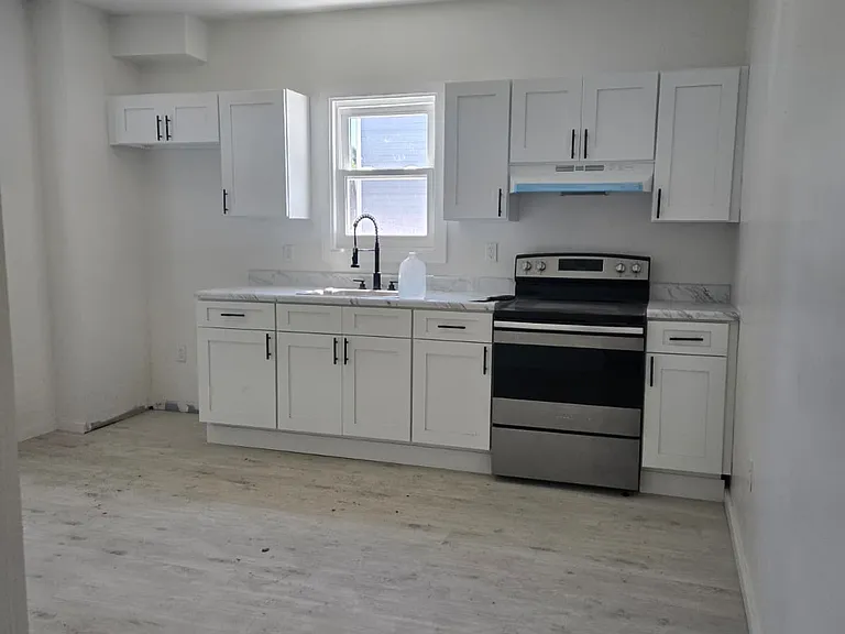 31 S Montgomery St #101 — Photo 2