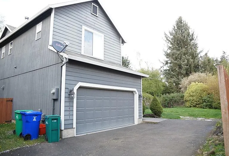 21421 SE Oak St — Photo 1