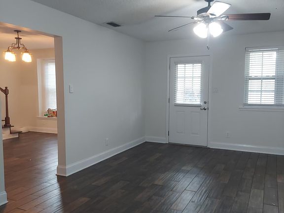 Spacious living room