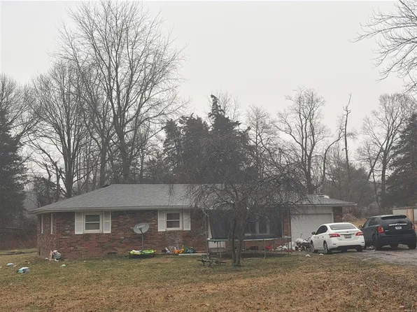 1720 E Lois Ln, North Vernon, IN 47265