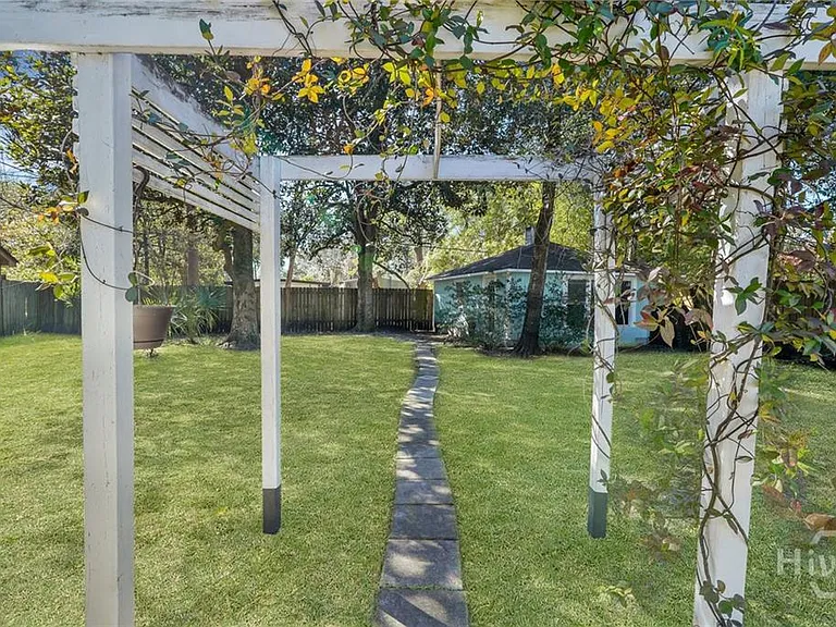 2337 Shirley Dr — Photo 38
