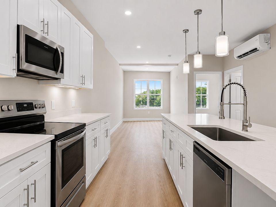 1st image of 298 Main St #3B