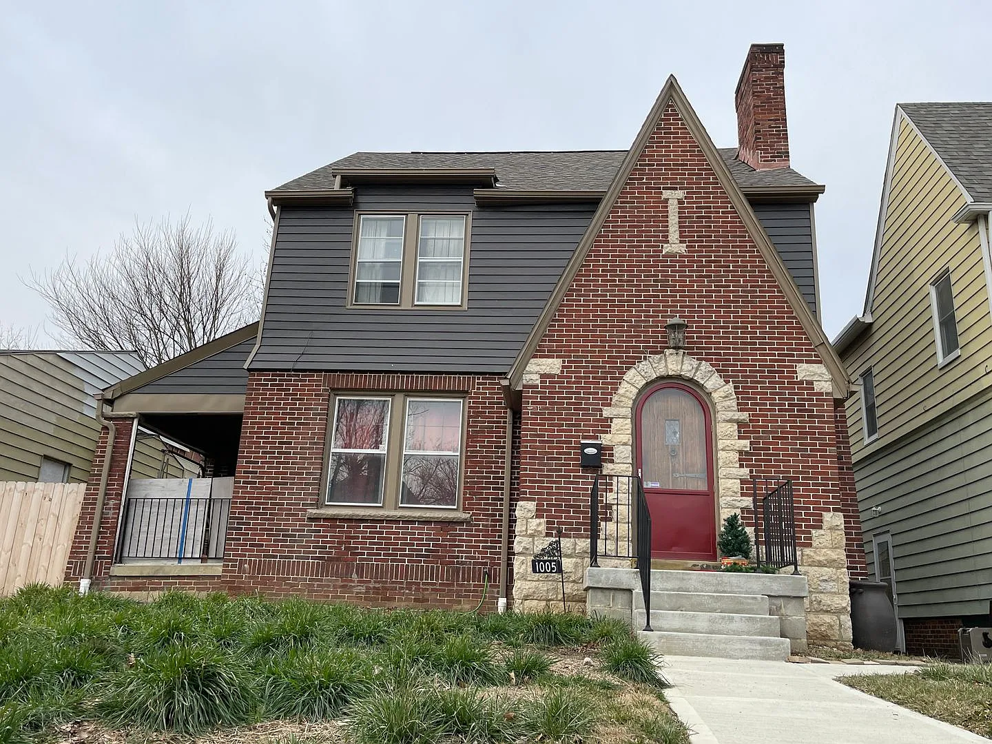 1005 Kelton Ave photo 1