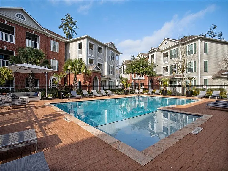 Volare at the Woodlands — Photo 14