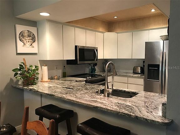 4th image of 1637 SE Paradise Cir W
