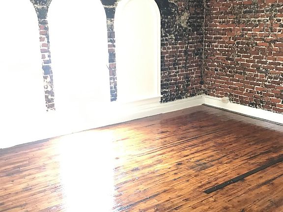 3rd image of 129 N Oxford Ave #8512918
