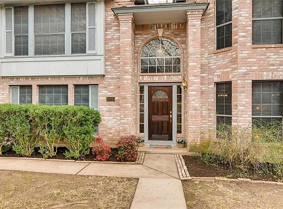 2nd image of 13215 Tamayo Dr