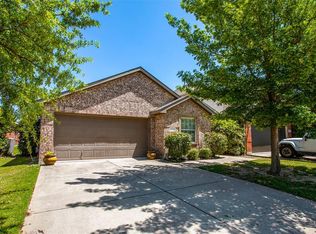 3113 Hollow Valley Dr, Fort Worth, TX 76244