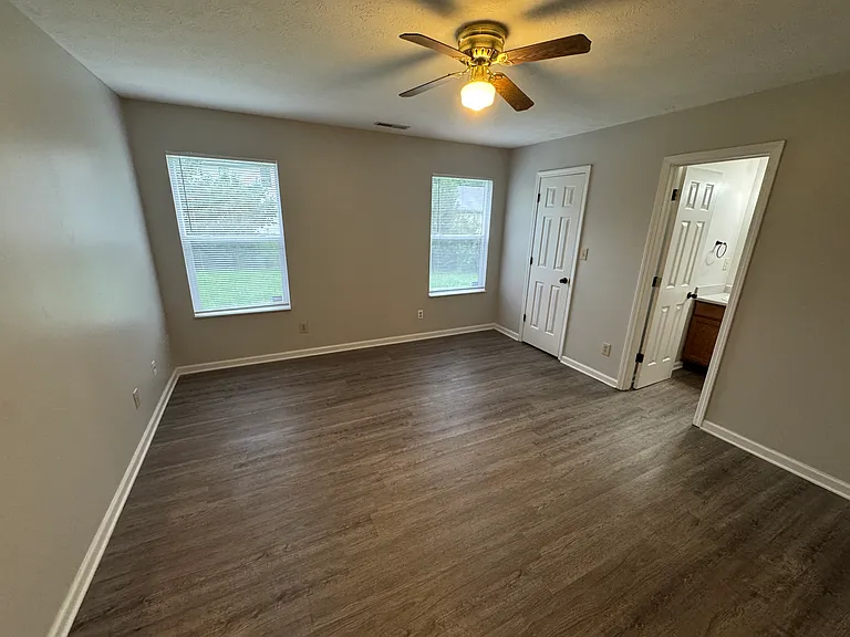 6947 Raritan Dr — Photo 19