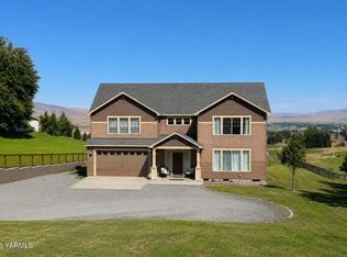 671 Tibbling Rd, Selah, WA 98942