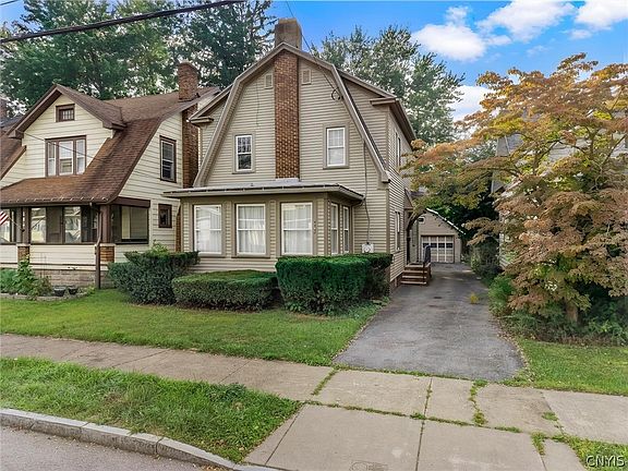 3rd image of 130 Clifton Pl