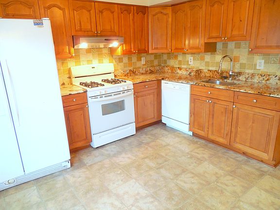 3rd image of 7619 Moccasin Ln