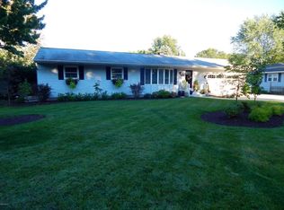16480 Collins Ln, Spring Lake, MI 49456
