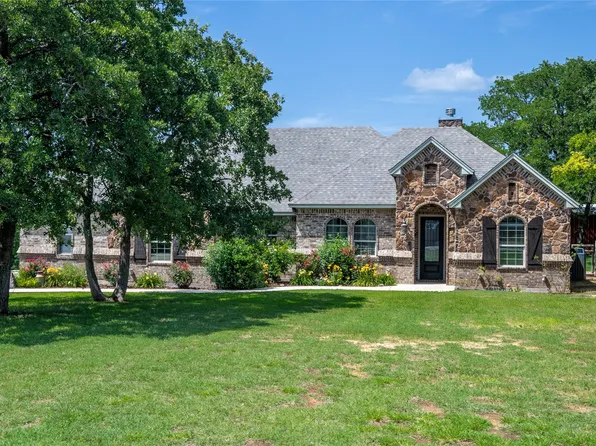 136 Cowan Xing, Alvord, TX 76225