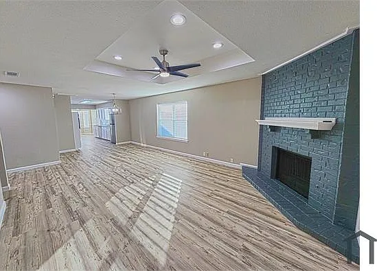 4 bed, $2,400 — Photo 2