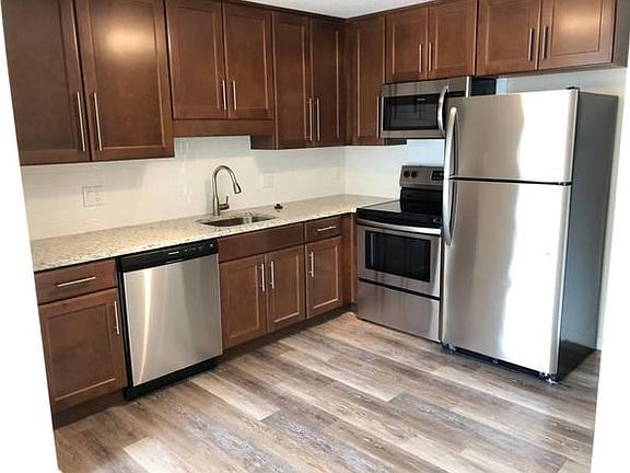 3rd image of 44 Farwell St #3