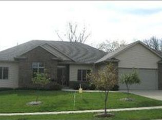 2060 Glen Oaks Dr, Coralville, IA 52241